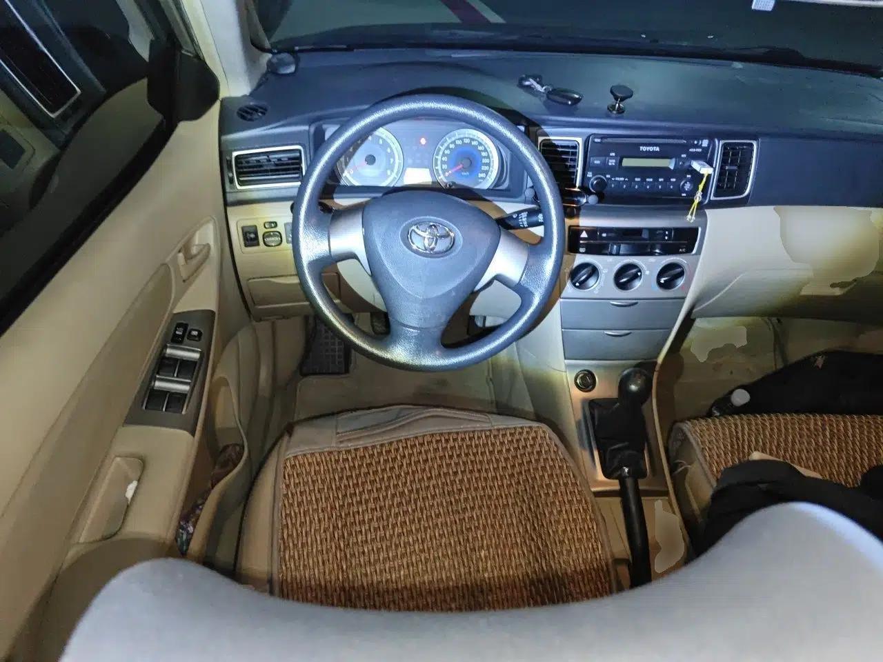 Toyota Corolla EX 2013 1.6L Manual Excellence Edition — миниатюра 10