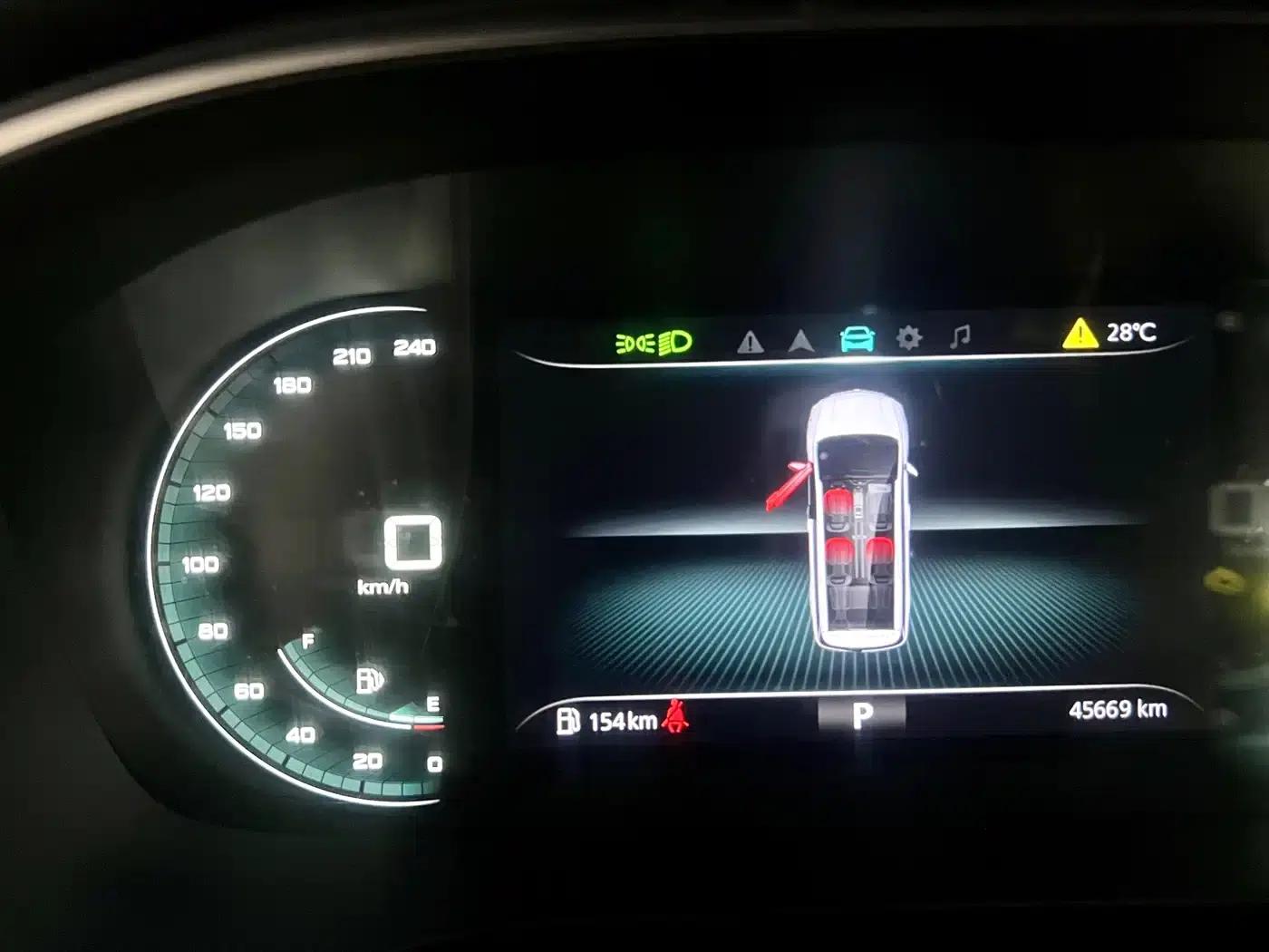Roewe iMAX8 2021 400TGI Supreme Series Land Cruiser Edition — миниатюра 13