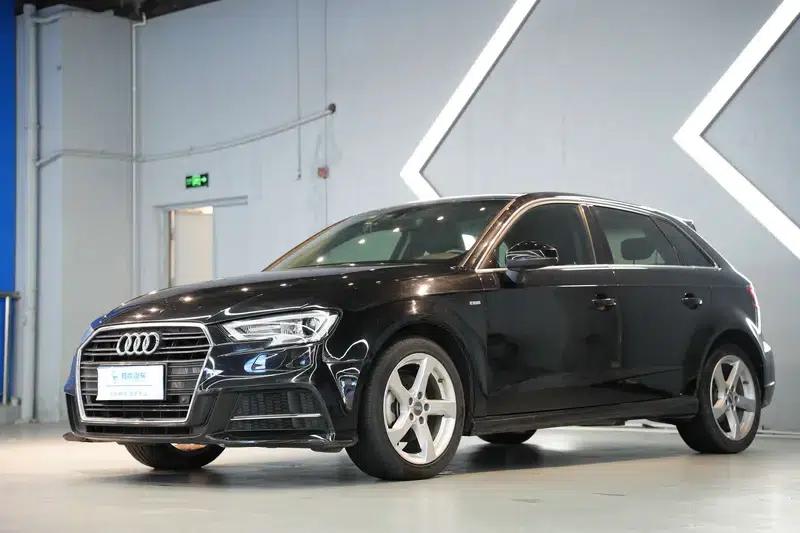 Audi A3 2018 30th Anniversary Edition Sportback 35 TFSI Fashion Model — миниатюра 1