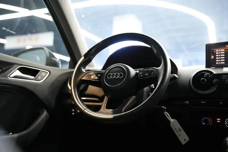 Audi A3 2018 30th Anniversary Edition Sportback 35 TFSI Fashion Model — миниатюра 12