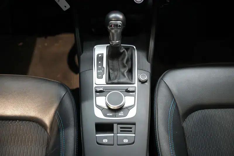 Audi A3 2018 30th Anniversary Edition Sportback 35 TFSI Fashion Model — миниатюра 16