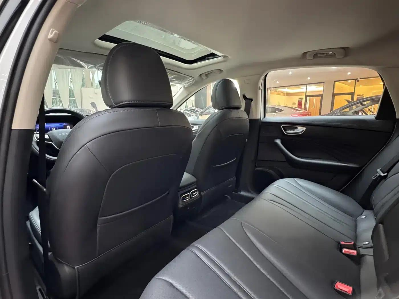 Roewe D7 2023 DMH 125km Super Edition — миниатюра 12