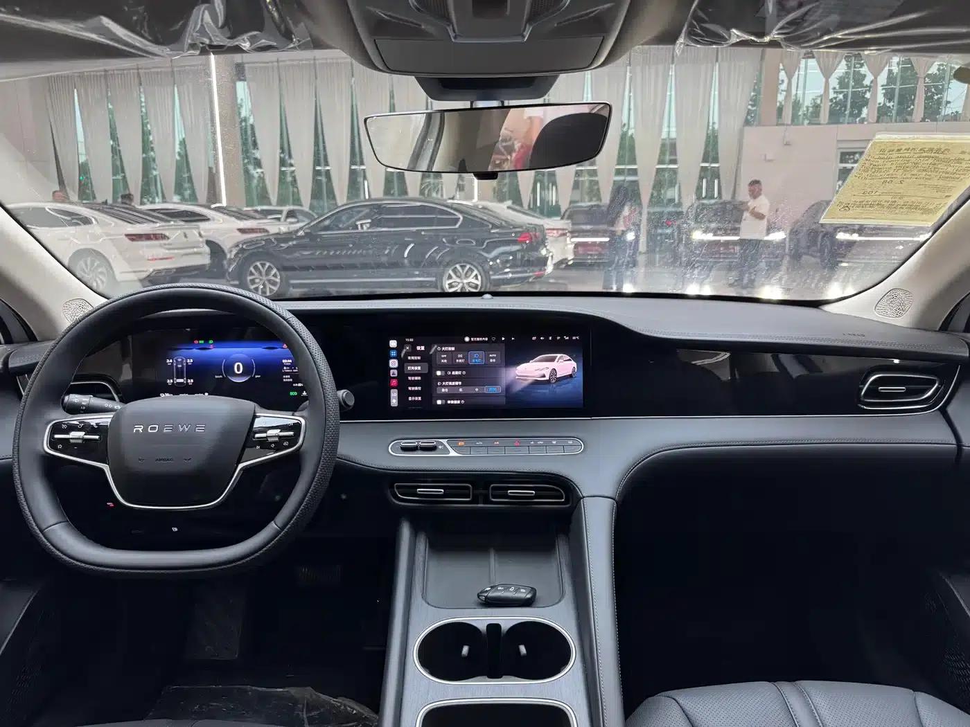 Roewe D7 2023 DMH 125km Super Edition — миниатюра 14