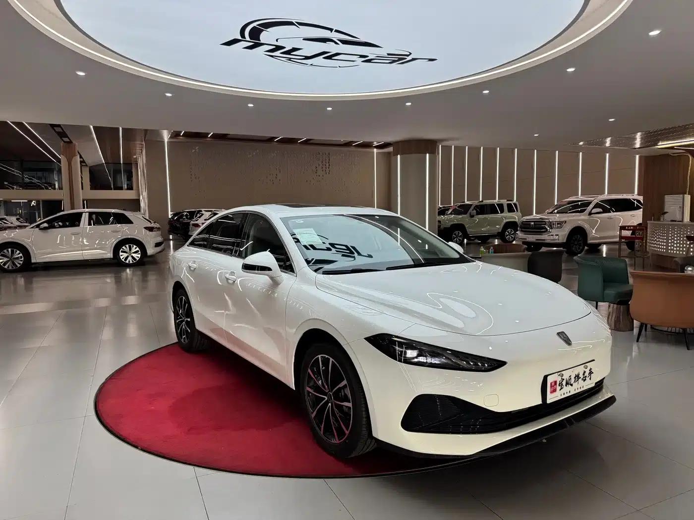 Roewe D7 2023 DMH 125km Super Edition — миниатюра 3