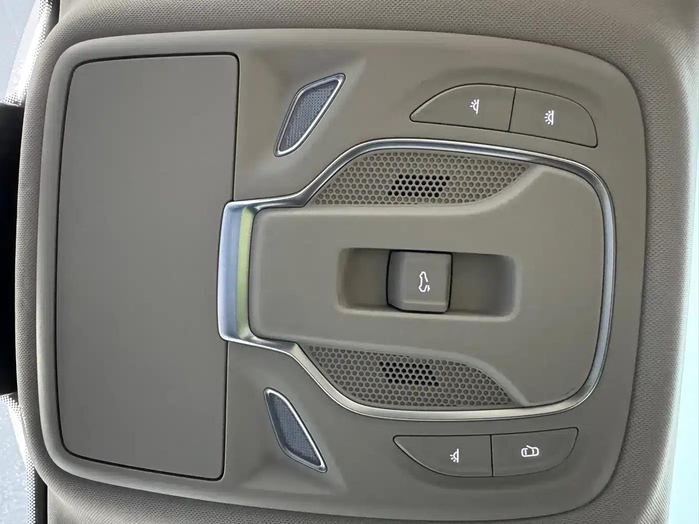 Roewe D7 2023 DMH 125km Super Edition — миниатюра 27