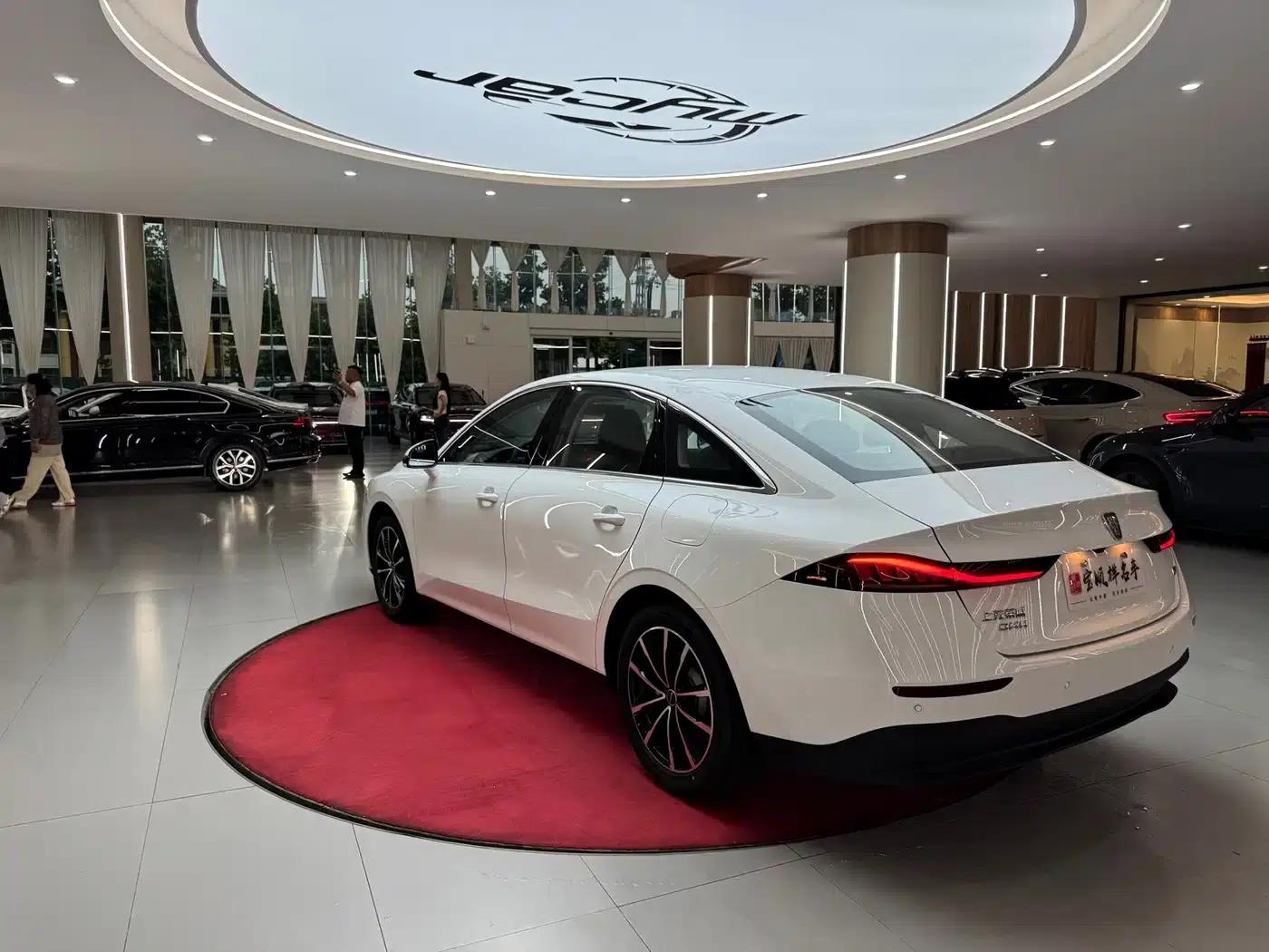 Roewe D7 2023 DMH 125km Super Edition — миниатюра 7