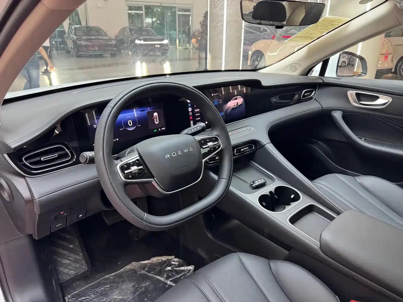 Roewe D7 2023 DMH 125km Super Edition — миниатюра 10