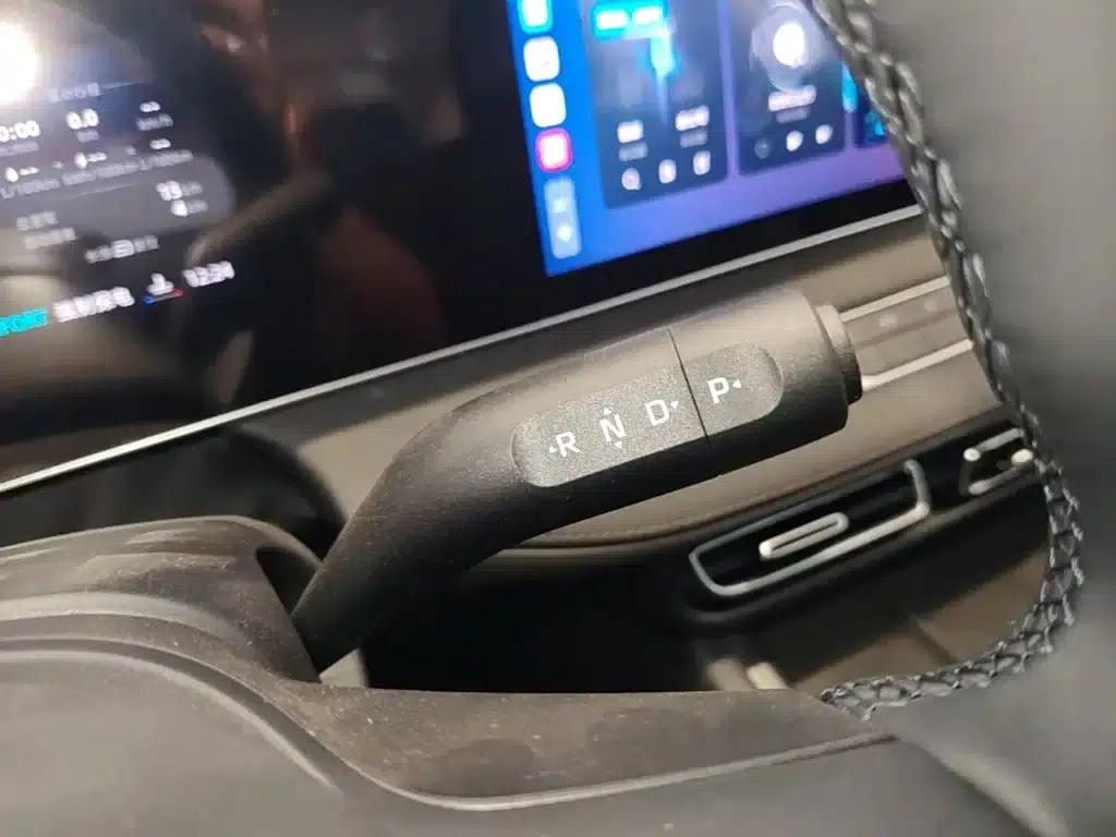 Roewe D7 2025 DMH 125km World Champion Edition — миниатюра 14
