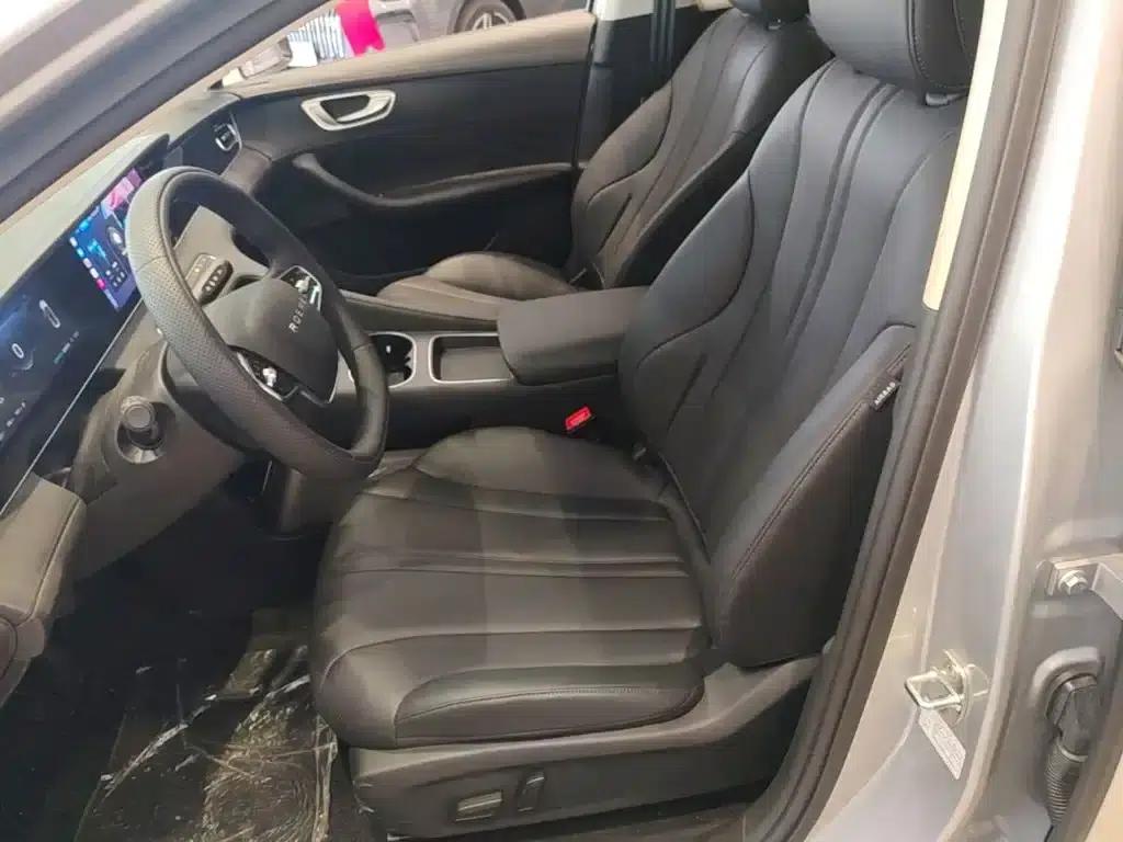 Roewe D7 2025 DMH 125km World Champion Edition — миниатюра 15