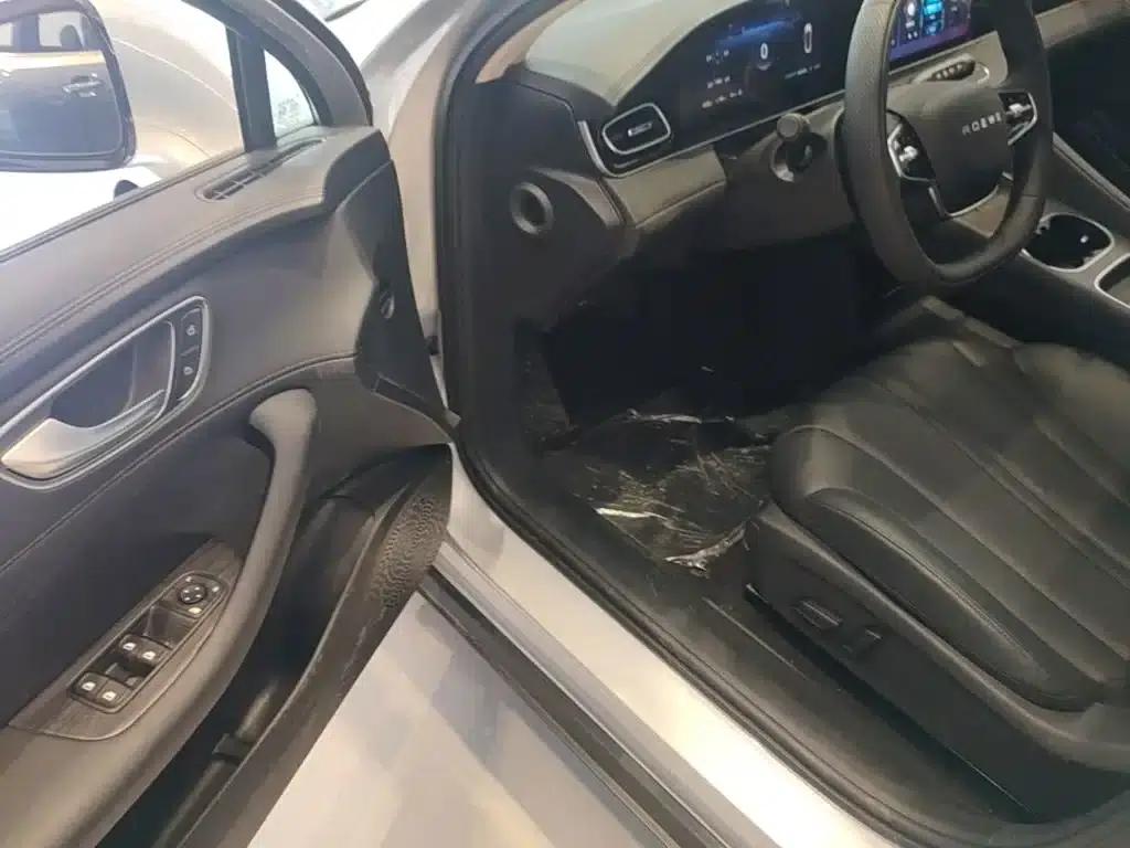 Roewe D7 2025 DMH 125km World Champion Edition — миниатюра 16