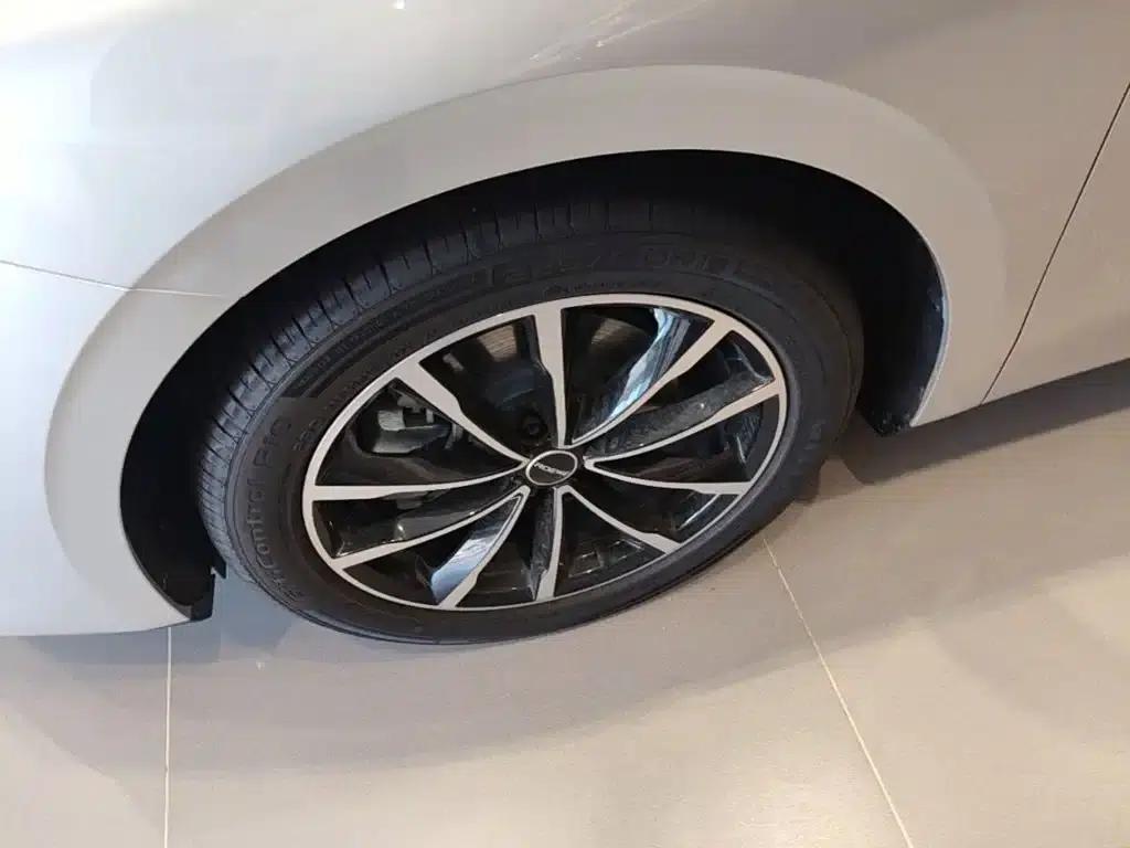 Roewe D7 2025 DMH 125km World Champion Edition — миниатюра 23