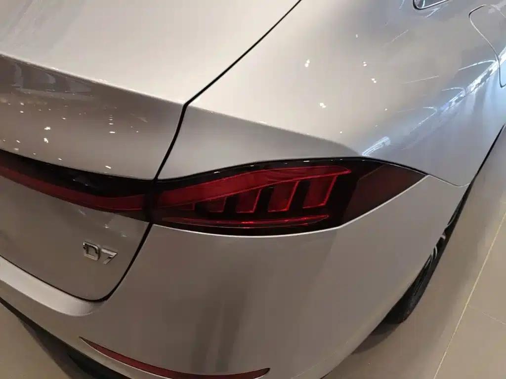 Roewe D7 2025 DMH 125km World Champion Edition — миниатюра 8
