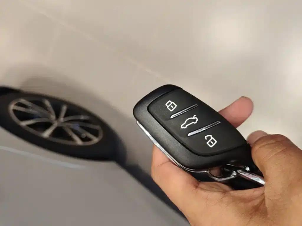 Roewe D7 2025 DMH 125km World Champion Edition — миниатюра 9