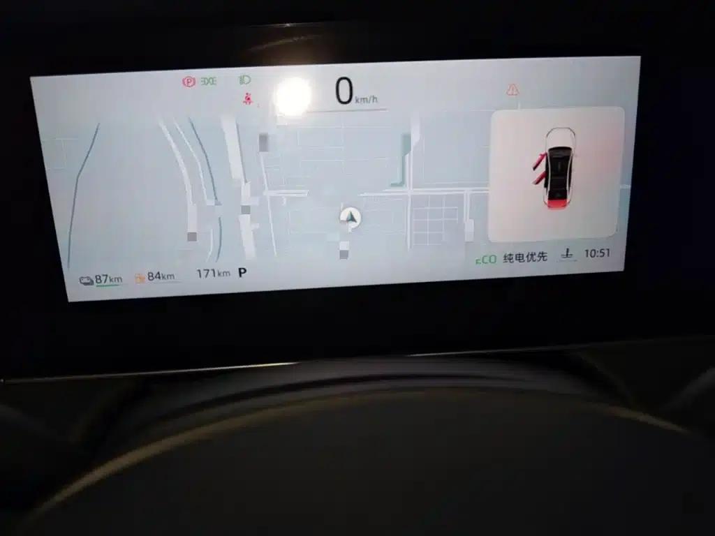Roewe D7 2025 DMH 125km World Champion Edition — миниатюра 12