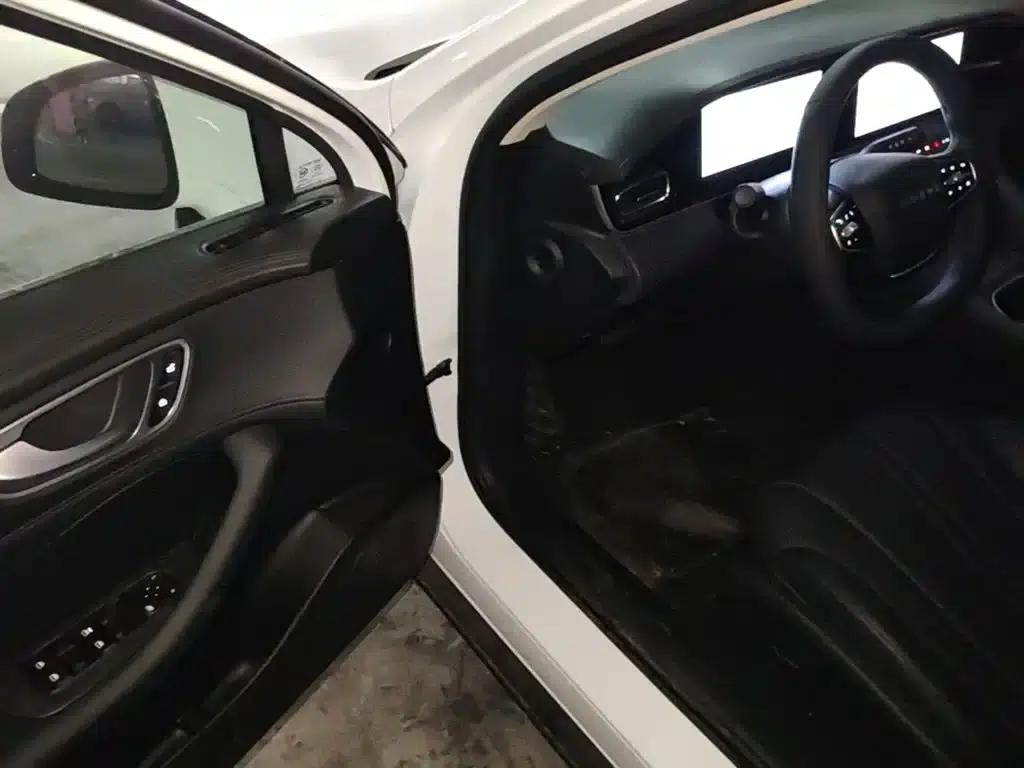 Roewe D7 2025 DMH 125km World Champion Edition — миниатюра 16