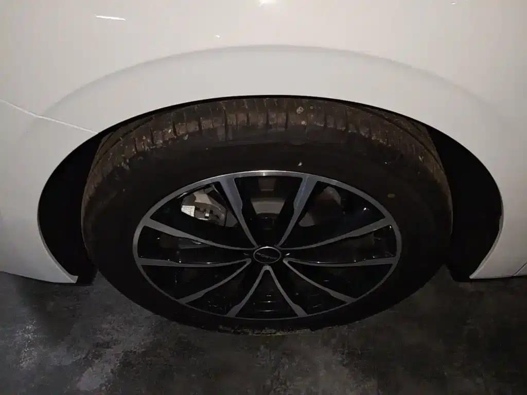 Roewe D7 2025 DMH 125km World Champion Edition — миниатюра 23