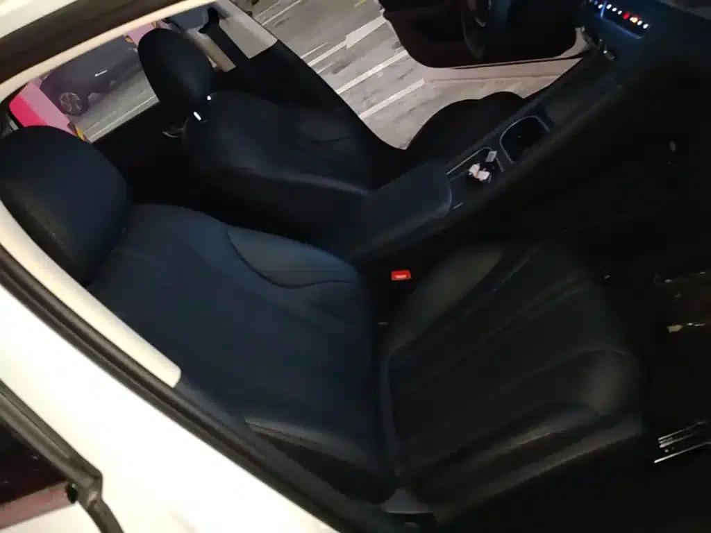 Roewe D7 2025 DMH 125km World Champion Edition — миниатюра 25