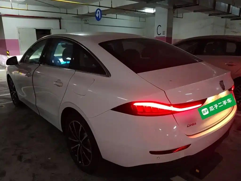 Roewe D7 2025 DMH 125km World Champion Edition — миниатюра 5