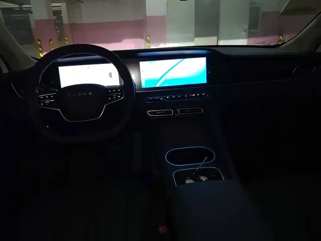 Roewe D7 2025 DMH 125km World Champion Edition — миниатюра 10