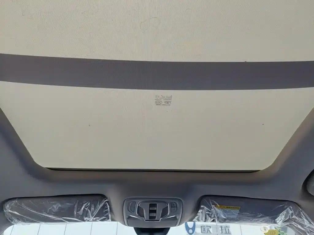 Roewe D7 2025 DMH 125km World Champion Excellence Edition — миниатюра 18