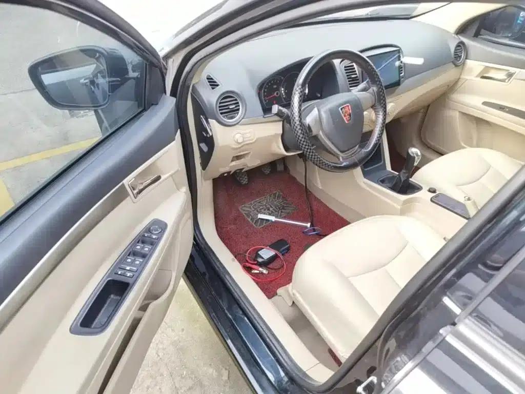 Roewe 350 2015 1.5L Manual Deluxe Sunroof Edition — миниатюра 16