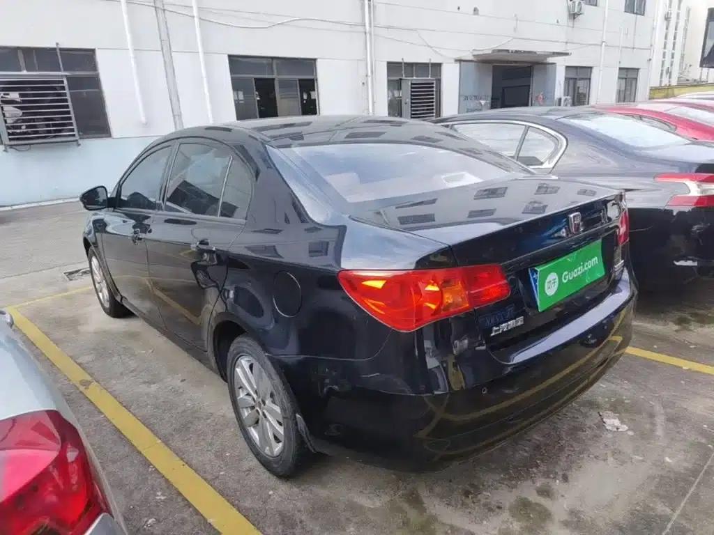 Roewe 350 2015 1.5L Manual Deluxe Sunroof Edition — миниатюра 5
