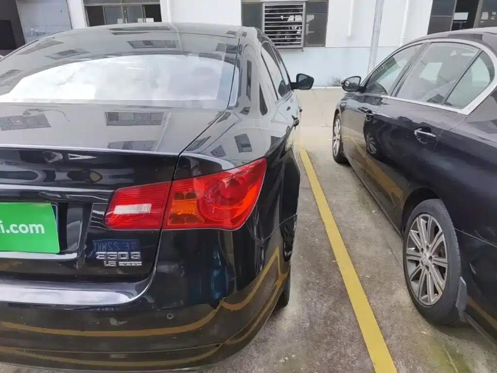 Roewe 350 2015 1.5L Manual Deluxe Sunroof Edition — миниатюра 8