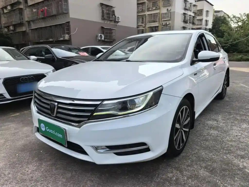 Roewe i6 Classic 2018 20T Automatic Internet Smart Edition — миниатюра 1