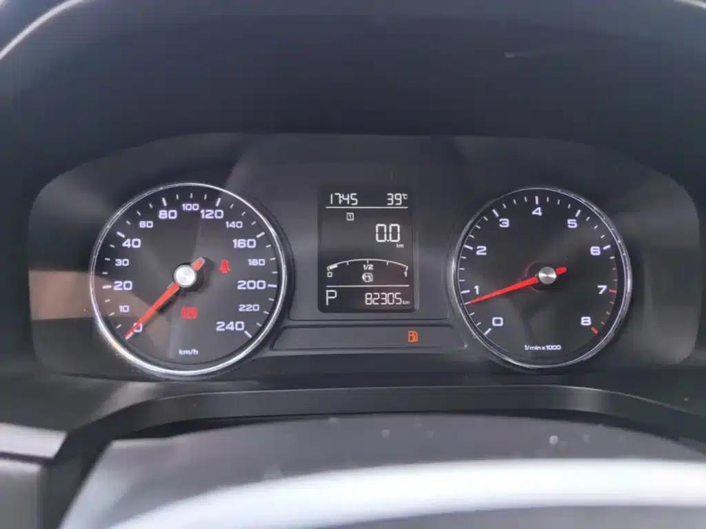 Roewe i6 Classic 2018 20T Automatic Internet Smart Edition — миниатюра 12