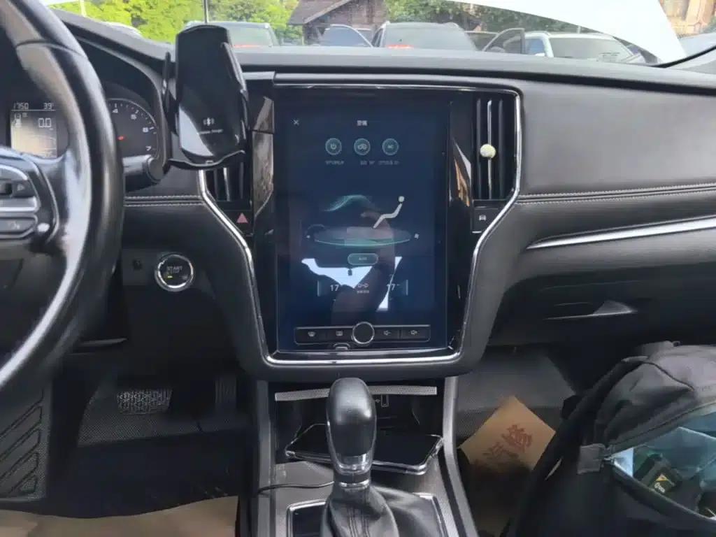 Roewe i6 Classic 2018 20T Automatic Internet Smart Edition — миниатюра 13