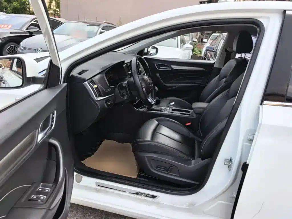 Roewe i6 Classic 2018 20T Automatic Internet Smart Edition — миниатюра 16