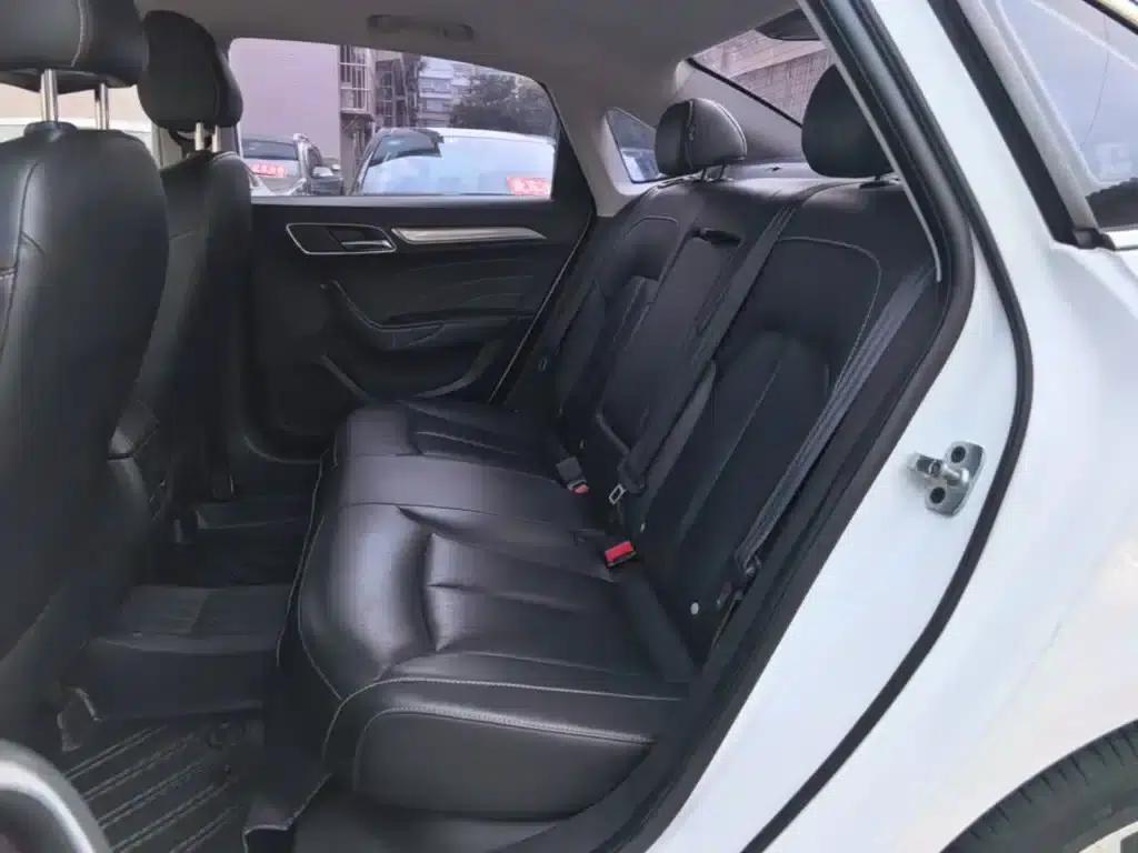 Roewe i6 Classic 2018 20T Automatic Internet Smart Edition — миниатюра 17