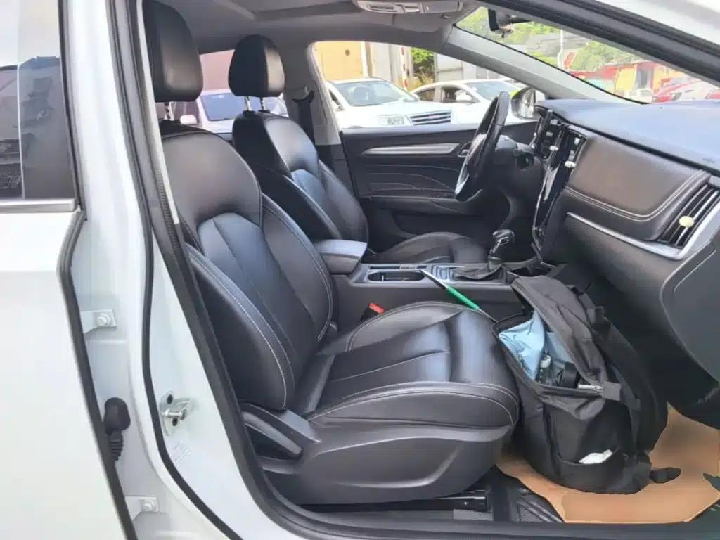 Roewe i6 Classic 2018 20T Automatic Internet Smart Edition — миниатюра 25