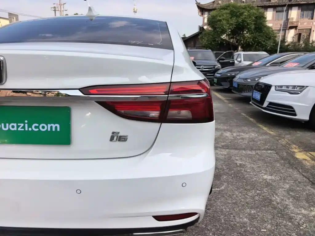 Roewe i6 Classic 2018 20T Automatic Internet Smart Edition — миниатюра 8