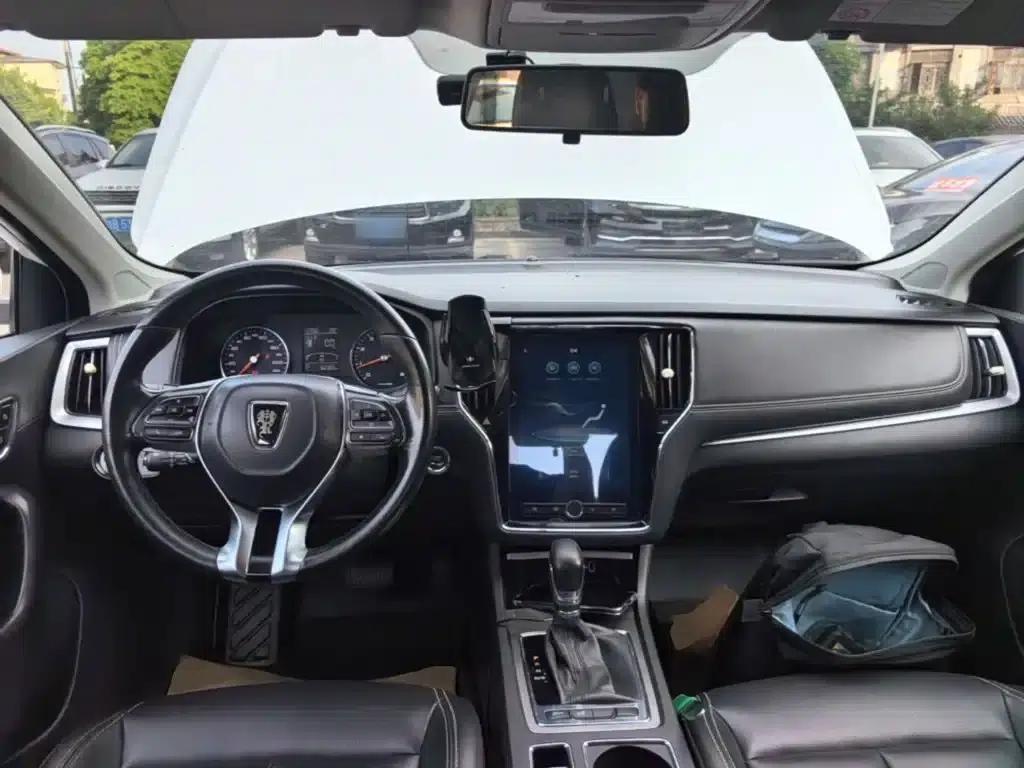 Roewe i6 Classic 2018 20T Automatic Internet Smart Edition — миниатюра 10