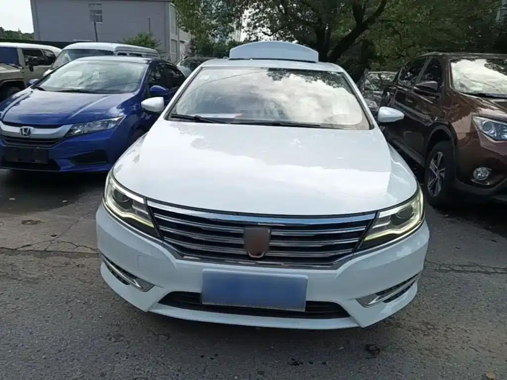 Roewe i6 Classic 2017 20T Manual Deluxe Edition — миниатюра 3