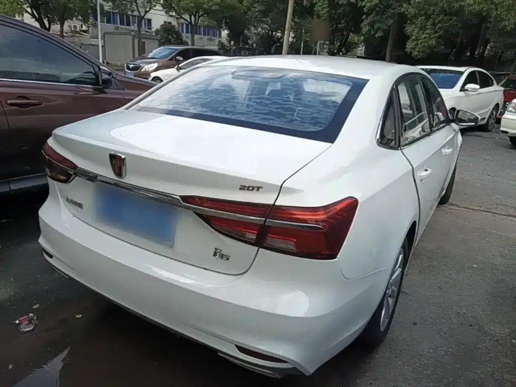 Roewe i6 Classic 2017 20T Manual Deluxe Edition — миниатюра 7