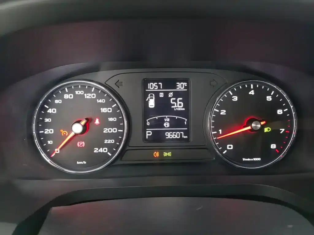 Roewe i6 Classic 2017 20T Automatic Internet Smart Edition — миниатюра 12