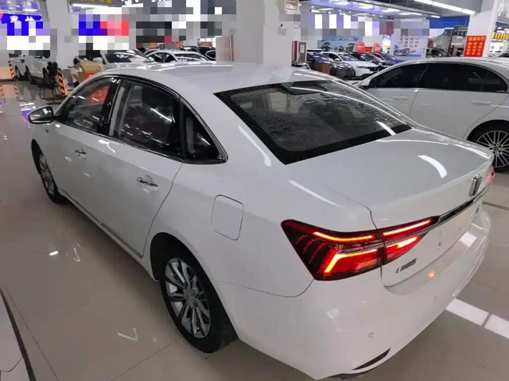 Roewe i6 Classic 2017 20T Automatic Internet Smart Edition — миниатюра 5