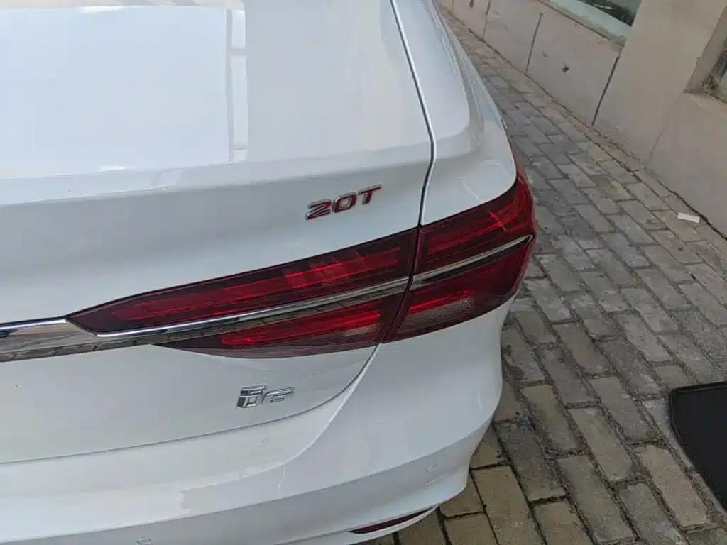 Roewe i6 Classic 2017 20T Automatic Internet Smart Edition — миниатюра 8