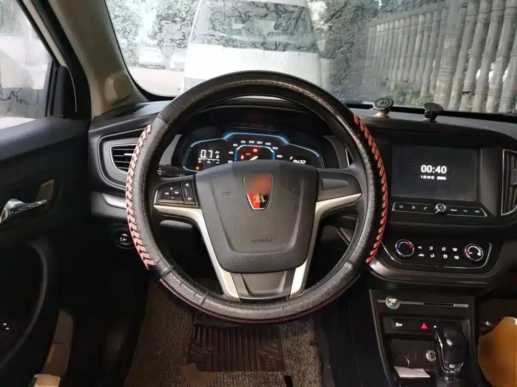 Roewe 360 2017 1.5L Automatic Deluxe Edition — миниатюра 6