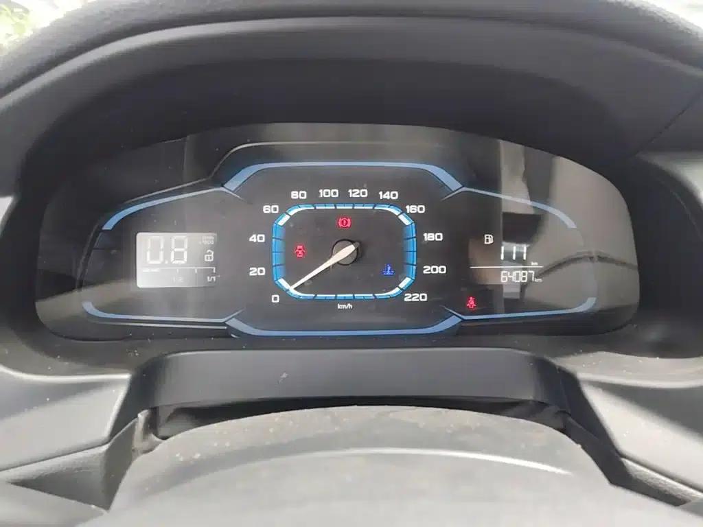 Roewe 360 2015 1.5L Manual Deluxe Edition — миниатюра 18