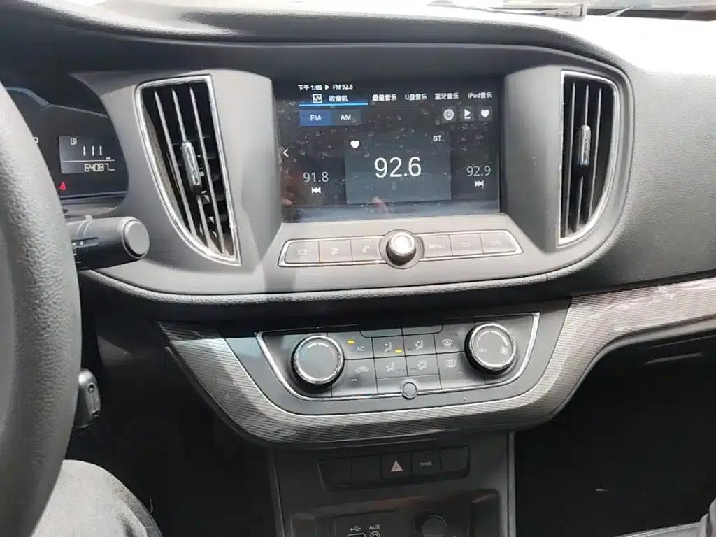 Roewe 360 2015 1.5L Manual Deluxe Edition — миниатюра 20