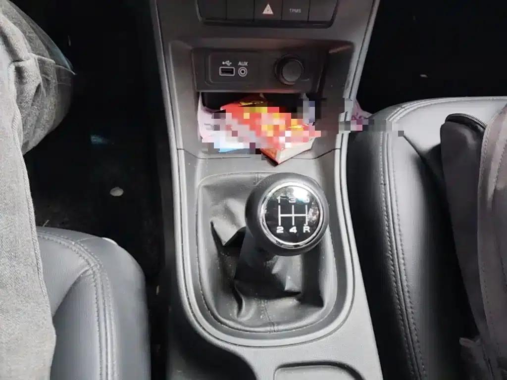 Roewe 360 2015 1.5L Manual Deluxe Edition — миниатюра 21