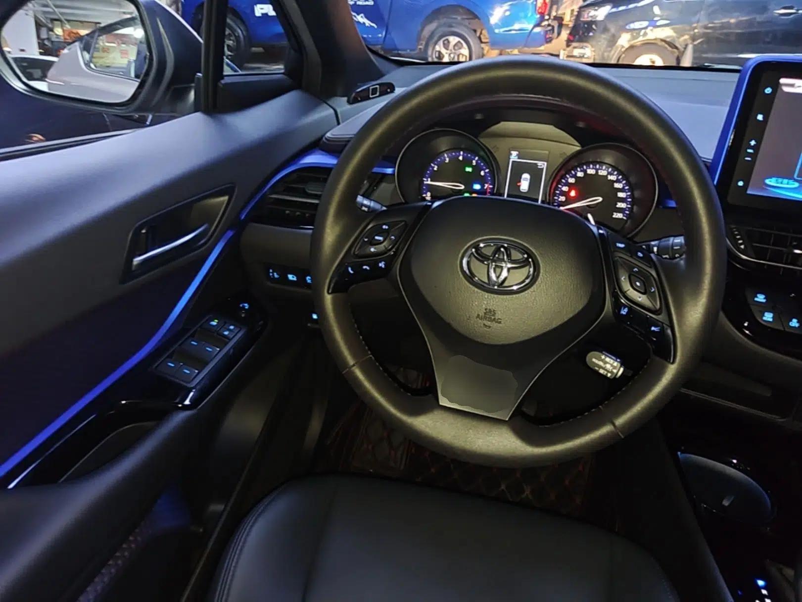 Toyota C-HR 2020 2.0L Leading Edition — миниатюра 13
