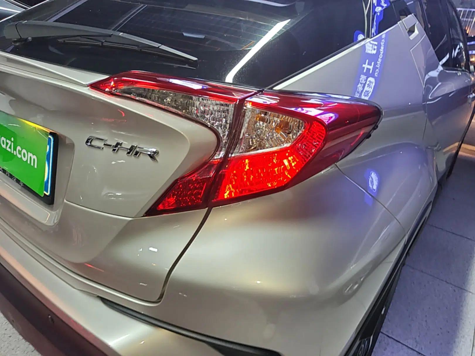 Toyota C-HR 2020 2.0L Leading Edition — миниатюра 9