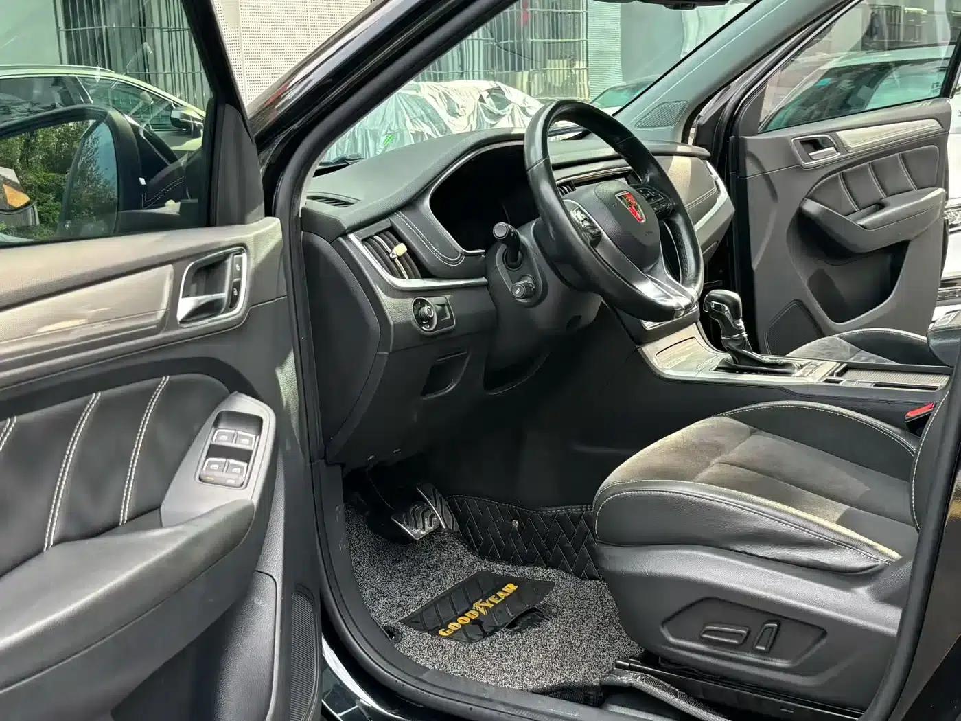 Roewe RX5 New Energy 2017 eRX5 50T Hybrid Connected Premium Flagship Edition — миниатюра 5