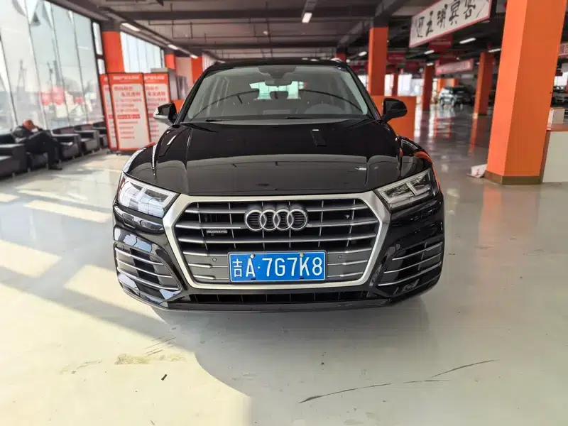 Audi Q5L 2018 40 TFSI Luxury Fashion Edition (National V Emission Standard) — миниатюра 2