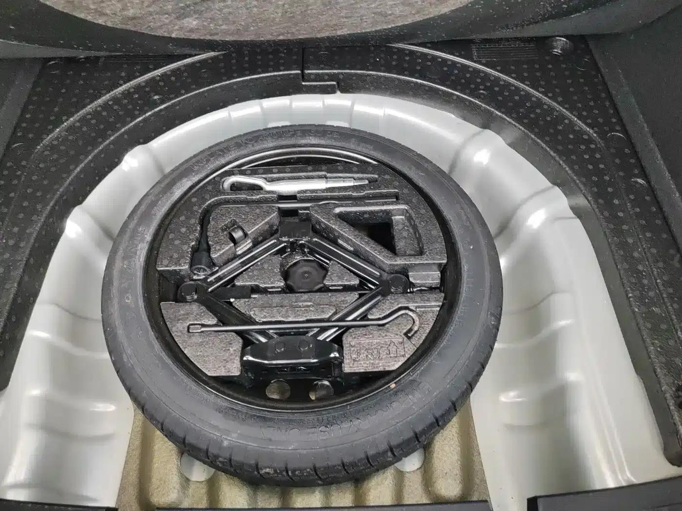 Roewe Ei5 2019 Intelligent Flagship Edition — миниатюра 12