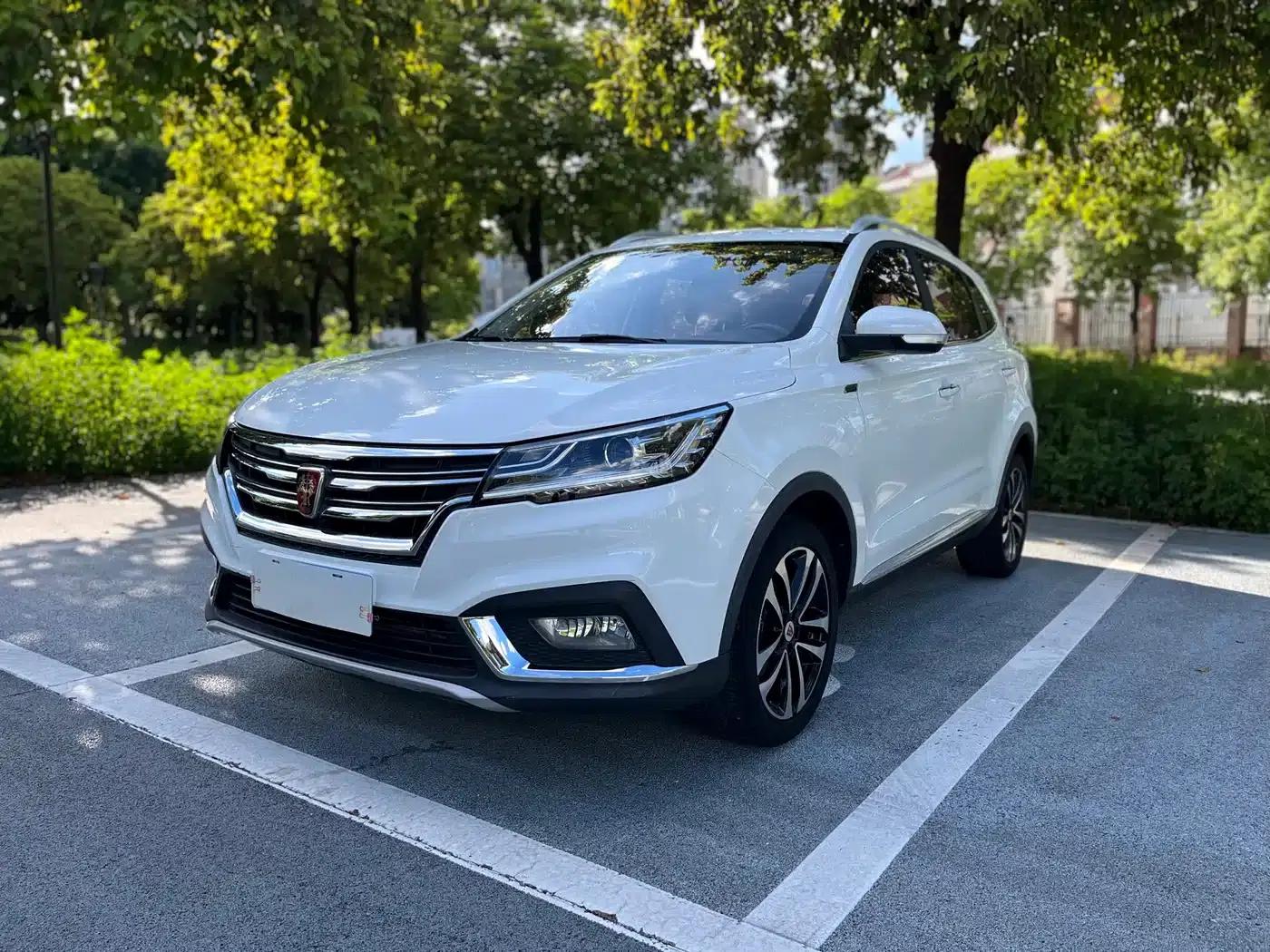 Roewe RX3 2018 18T Automatic Internet Smart Edition — миниатюра 1
